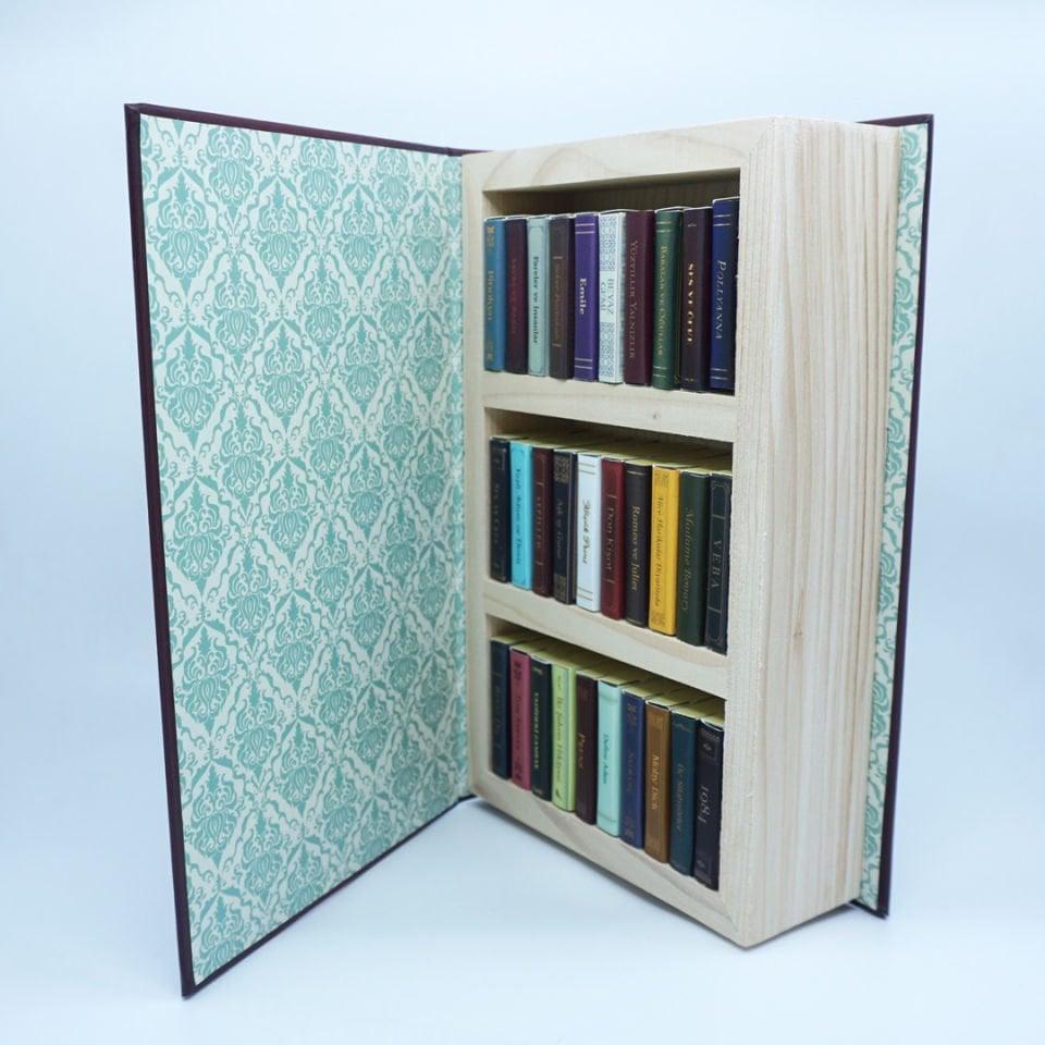 Dünya Klasikleri Temalı Çikolata Kütüphanesi