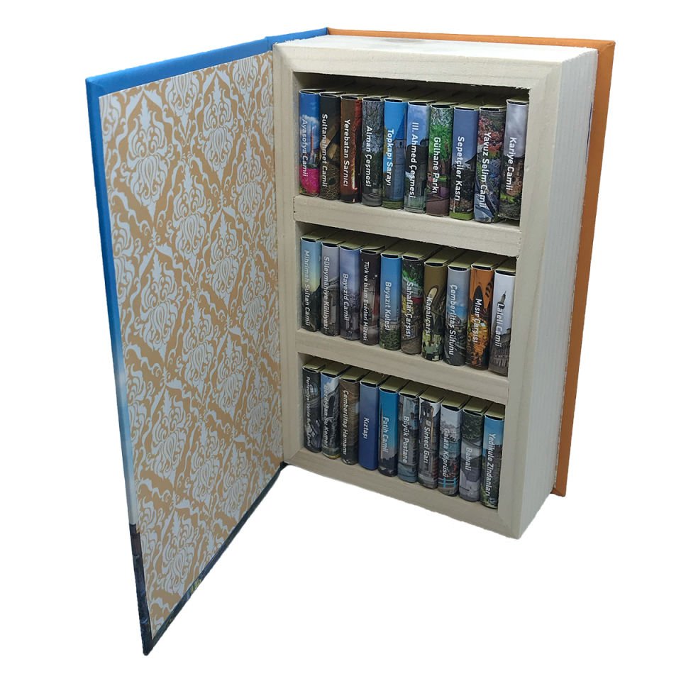 Tarihi Yarımada İstanbul Temalı Çikolata Kütüphanesi