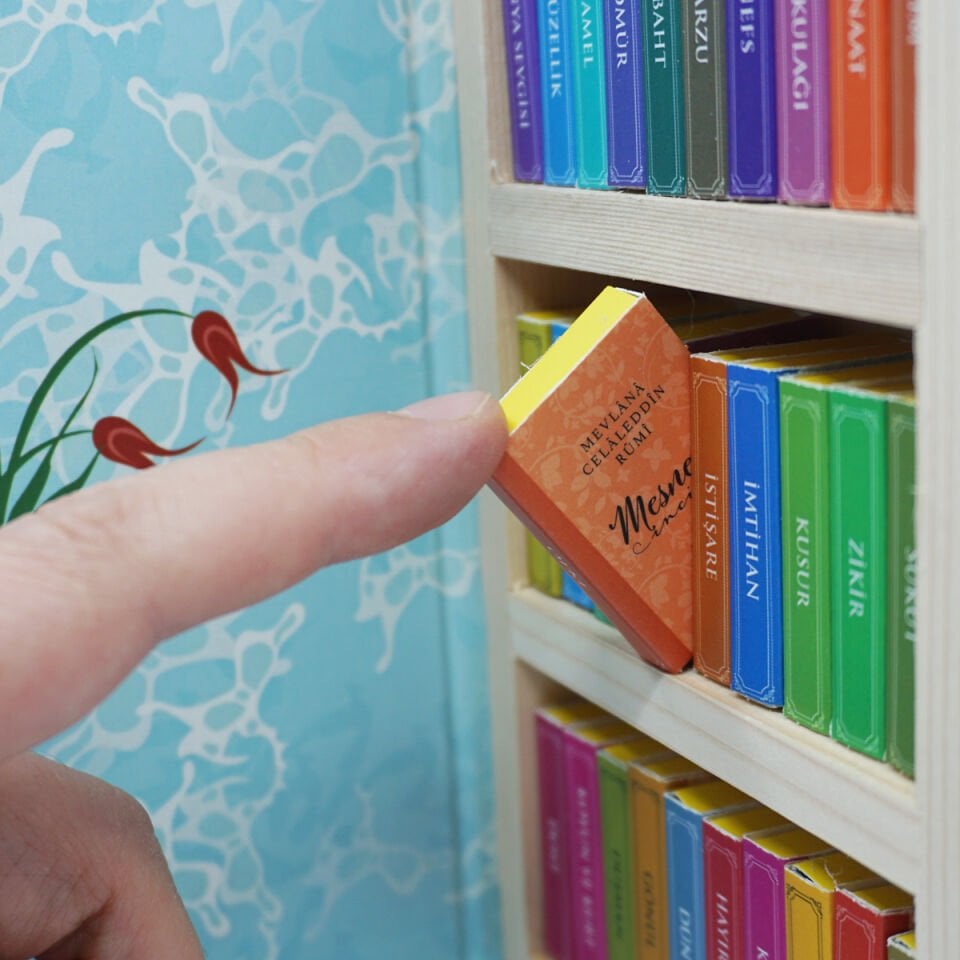 Mevlana Mesnevi’den İnciler Temalı Çikolata Kütüphanesi