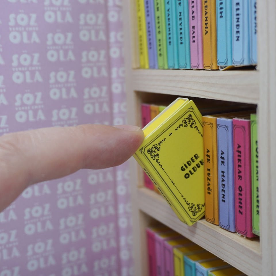 Yunus Emre Söz Ola Temalı Çikolata Kütüphanesi