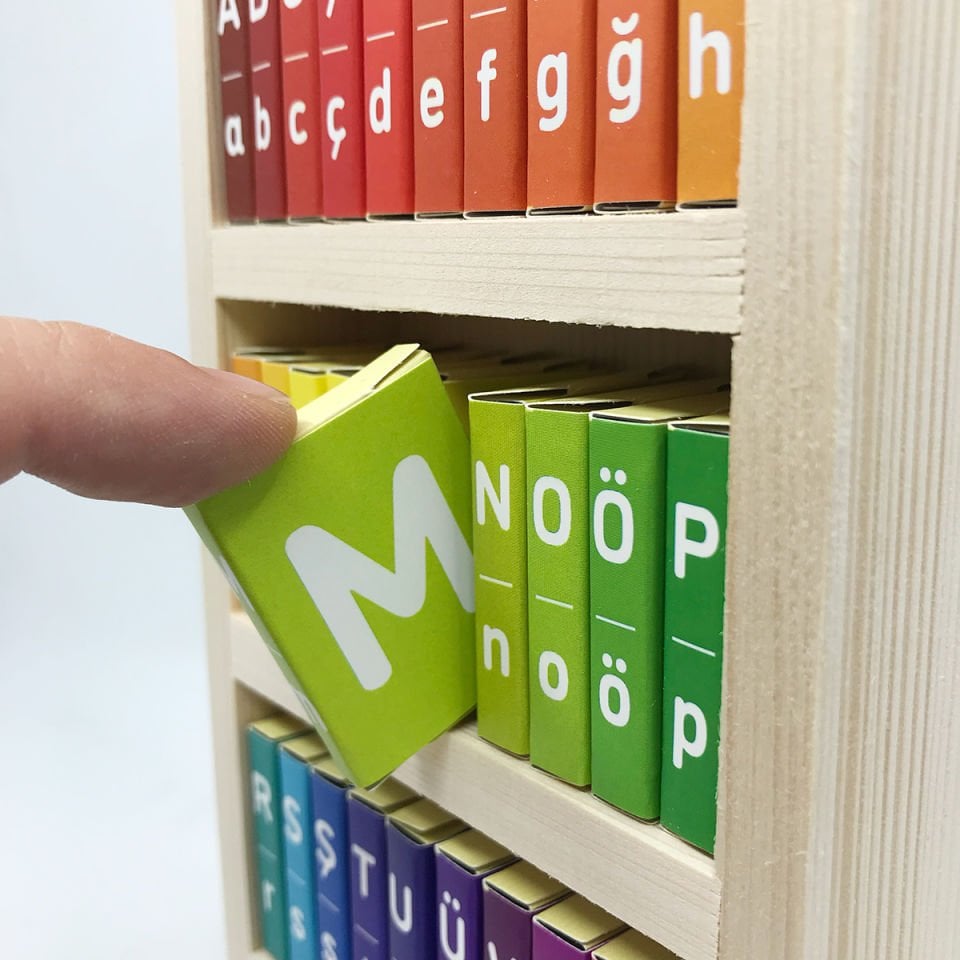 Harfleri Öğreniyorum Temalı Çikolata Kütüphanesi