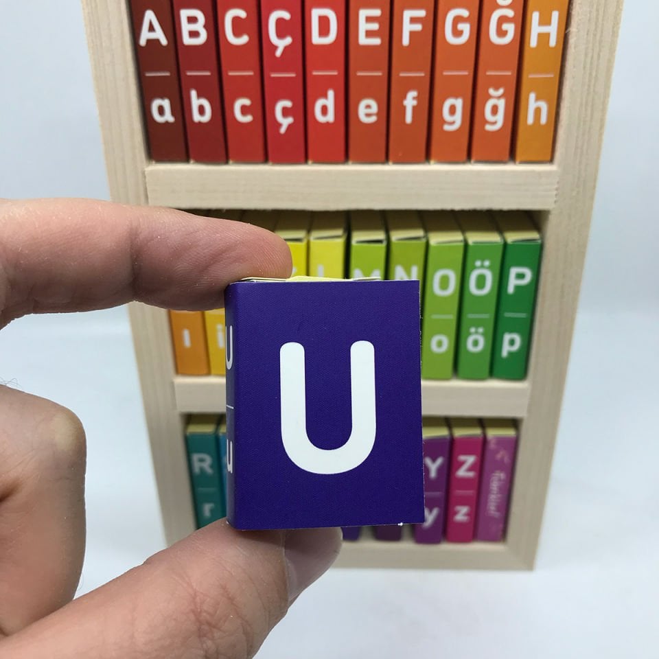 Harfleri Öğreniyorum Temalı Çikolata Kütüphanesi