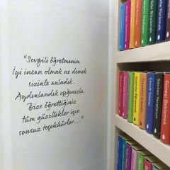 İyi ki varsın Öğretmenim Temalı Çikolata Kütüphanesi