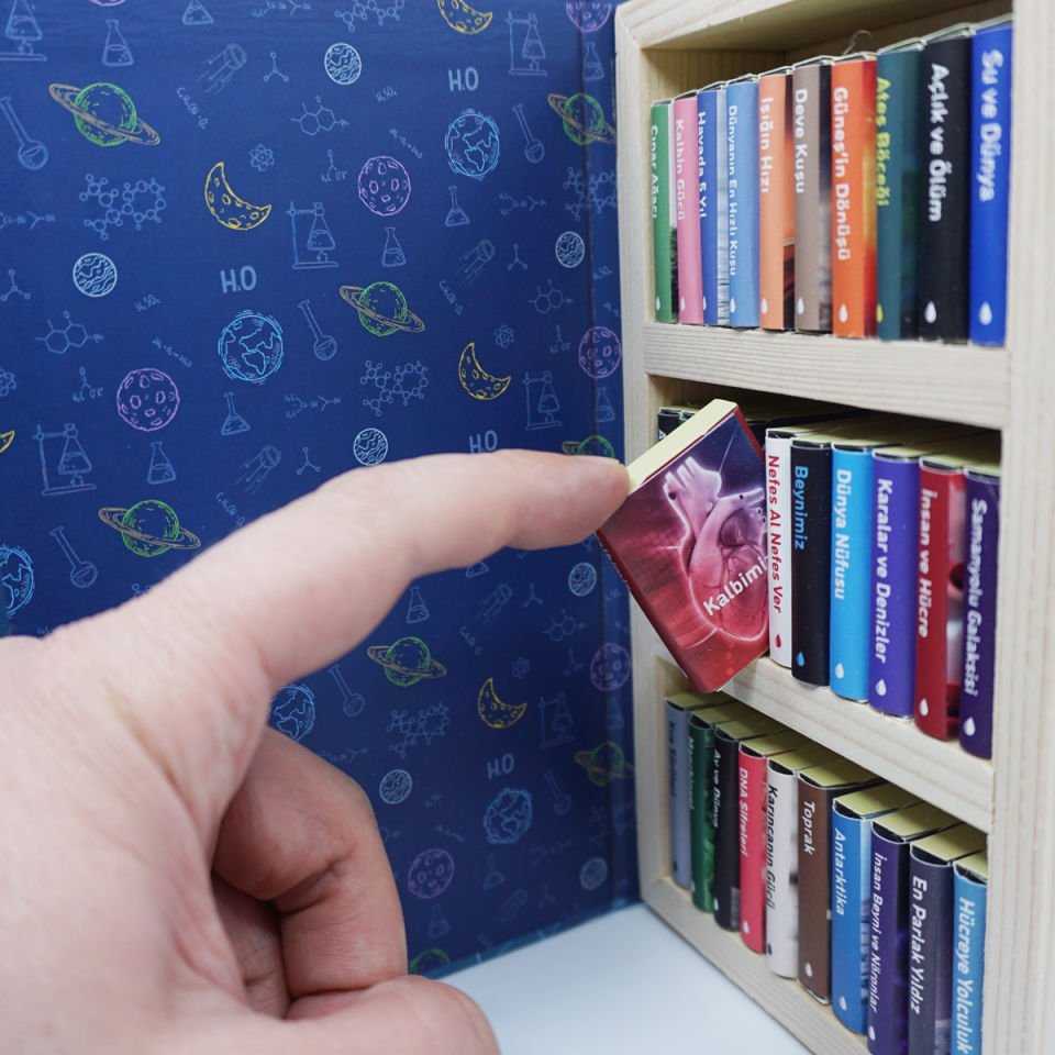 Tefekkür Bilim Kitaplığı Temalı Çikolata Kütüphanesi