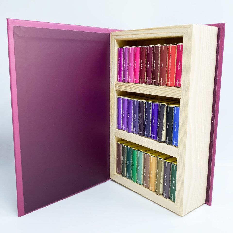 Romeo ve Juliet Temalı Çikolata Kütüphanesi